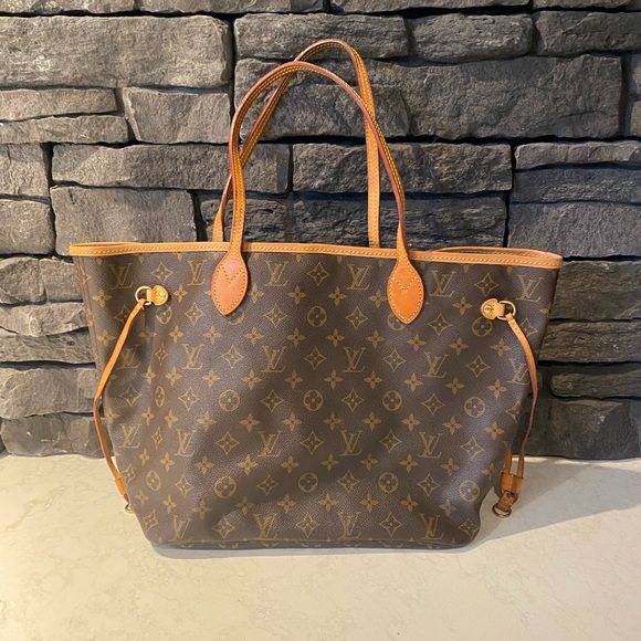 Authentic Louis Vuitton Neverfull MM - Picture 9 of 10